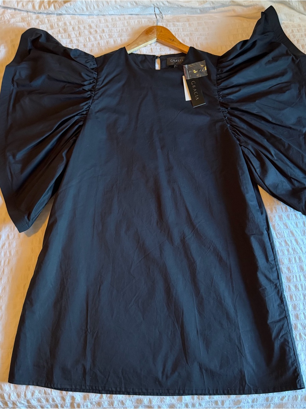 Gracia Black Puff-Sleeve dress
